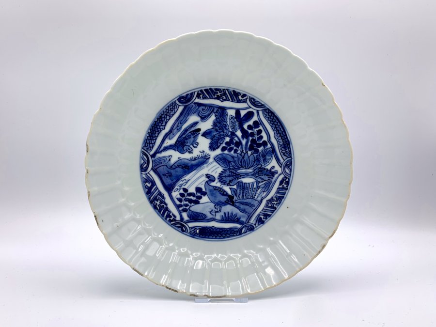 A Chinese blue and white plate with birds, Wanli 
